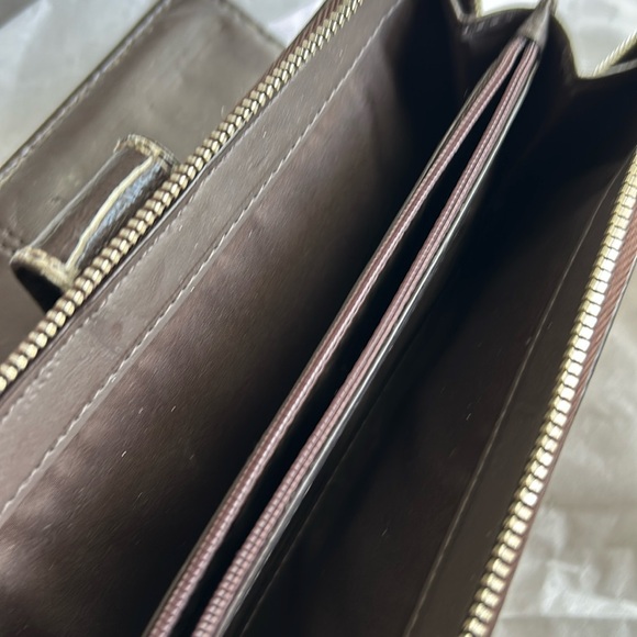 Authentic Coach Signature Bifold Wallet - Picture 6 of 7